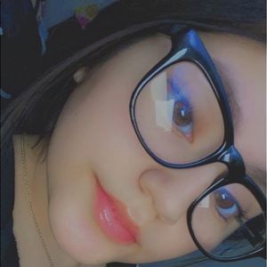 Meet your Posher, Alejandra